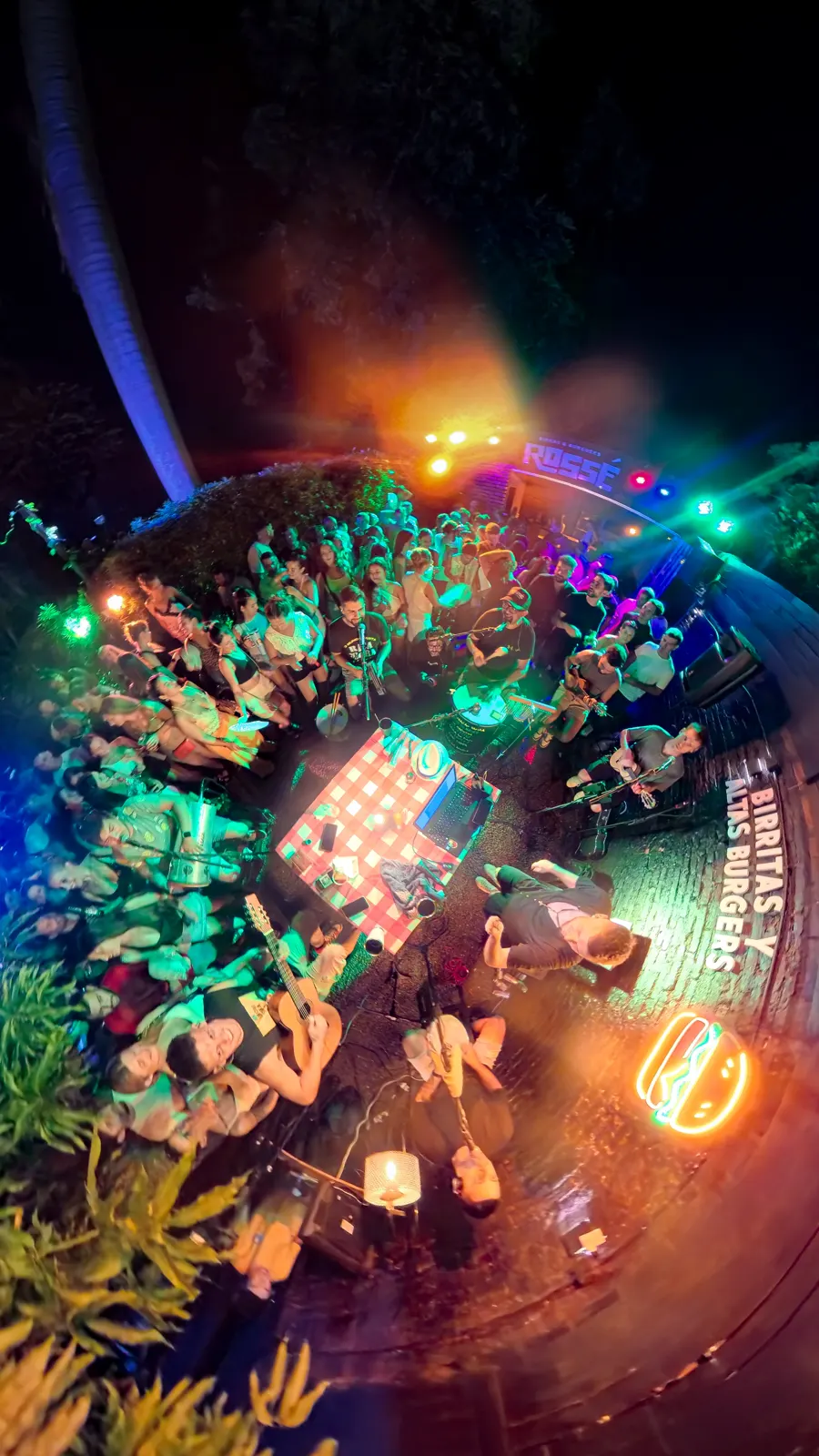 Roda de samba en Rossé, vista en 360°
